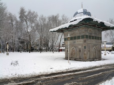 Special winter and snow photos taken on 19.Februrary.2015 morning in eight districts of Istanbul city of Turkey. The names of the districts are: Fatih, Zeyrek, Persembe Pazari, Eminonu, Karakoy, Cihangir, Findikli, Kabatas. (Detailed information about this photo will be added later.) (The picture was taken by Artislamic.com in 2015.)