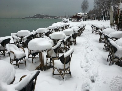 Special winter and snow photos taken on 19.Februrary.2015 morning in eight districts of Istanbul city of Turkey. The names of the districts are: Fatih, Zeyrek, Persembe Pazari, Eminonu, Karakoy, Cihangir, Findikli, Kabatas. (Detailed information about this photo will be added later.) (The picture was taken by Artislamic.com in 2015.)