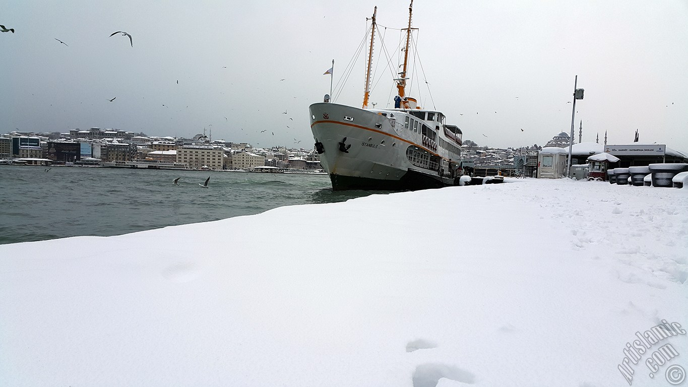 Special winter and snow photos taken in February 2015 in Fatih, Zeyrek, Persembe Pazari, Eminonu, Karakoy, Cihangir, Findikli, Kabatas districts of Istanbul city of Turkey.
