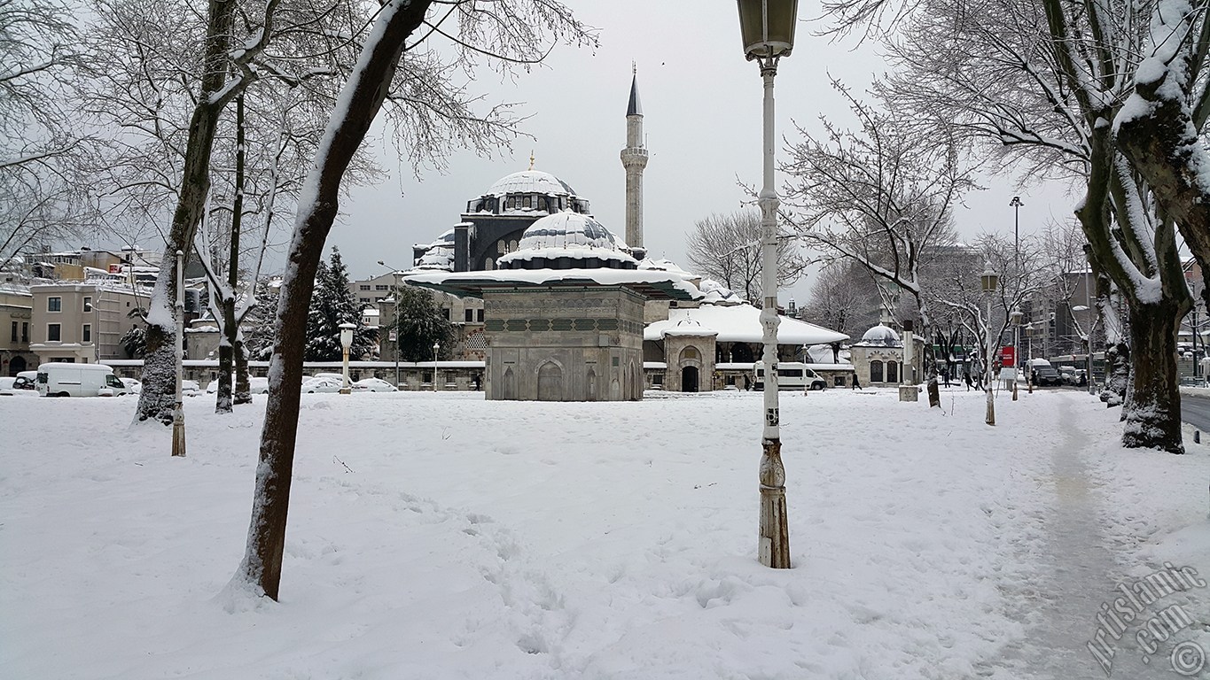 Special winter and snow photos taken in February 2015 in Fatih, Zeyrek, Persembe Pazari, Eminonu, Karakoy, Cihangir, Findikli, Kabatas districts of Istanbul city of Turkey.
