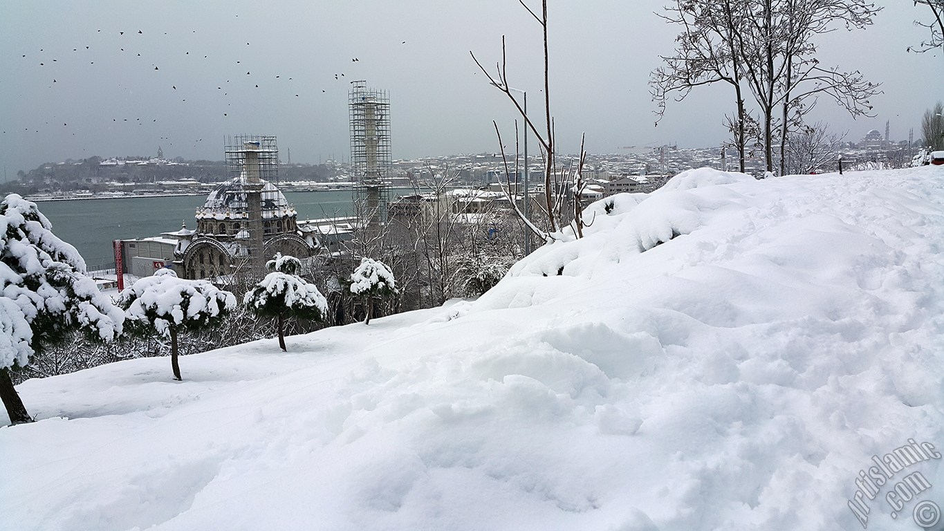 Special winter and snow photos taken in February 2015 in Fatih, Zeyrek, Persembe Pazari, Eminonu, Karakoy, Cihangir, Findikli, Kabatas districts of Istanbul city of Turkey.
