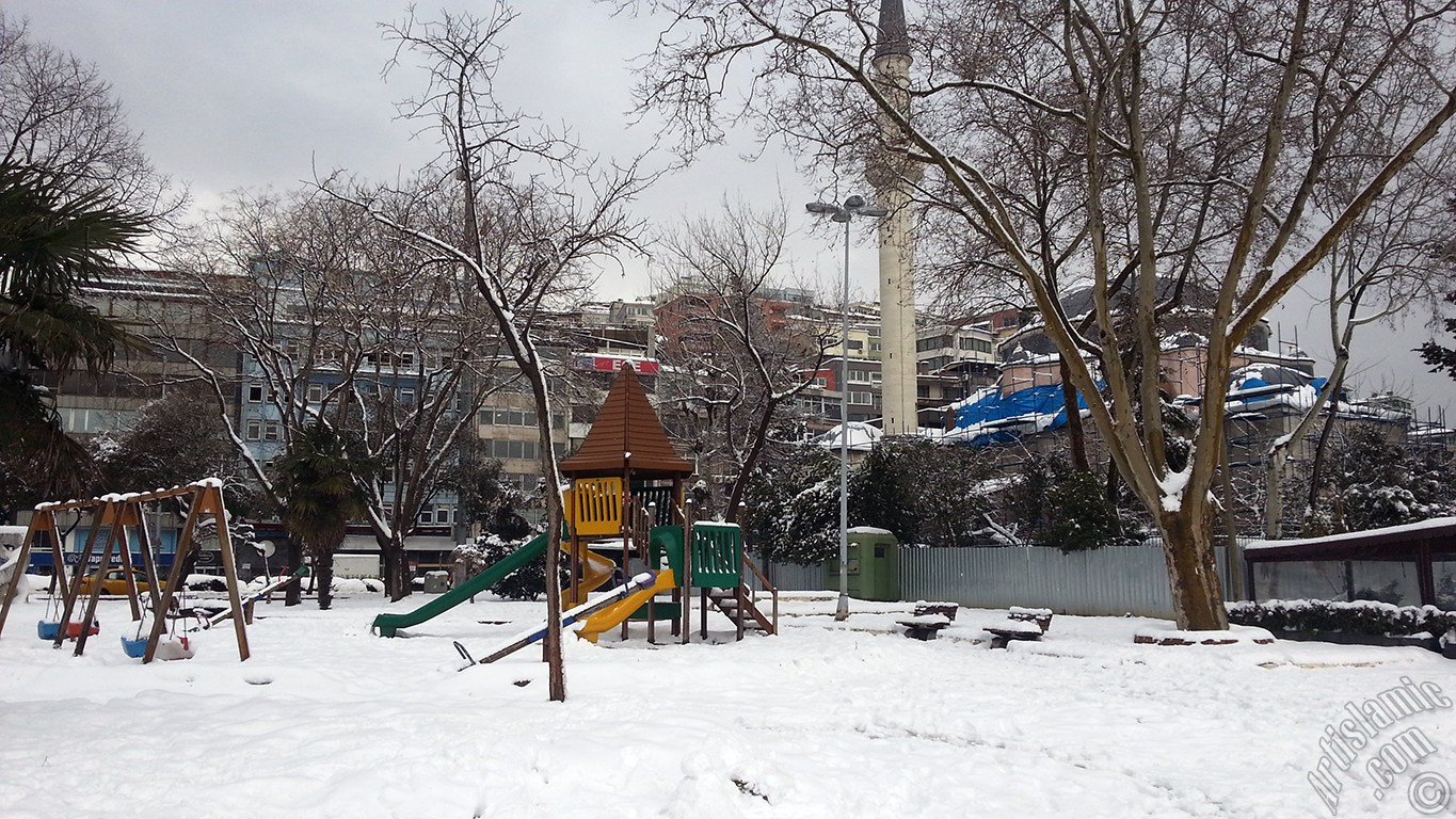 Special winter and snow photos taken in February 2015 in Fatih, Zeyrek, Persembe Pazari, Eminonu, Karakoy, Cihangir, Findikli, Kabatas districts of Istanbul city of Turkey.
